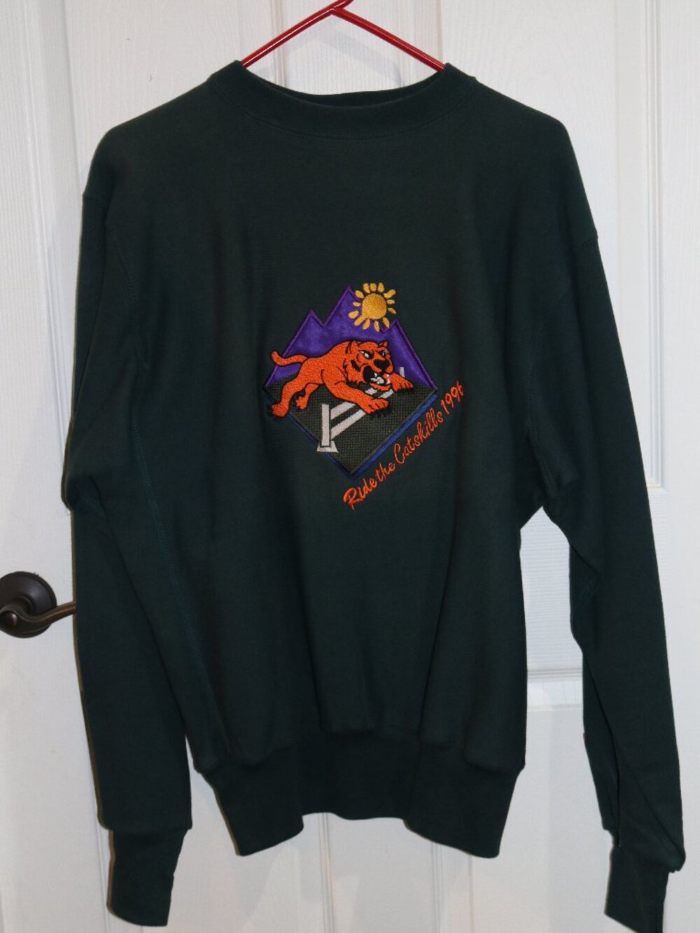Women's medium MV Sport Catskills heavy sweatshirt. New.